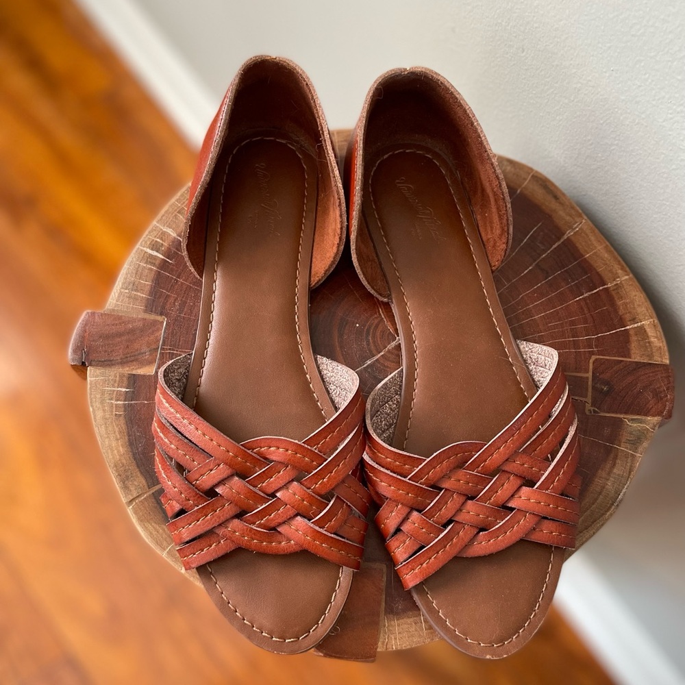 Woven flats